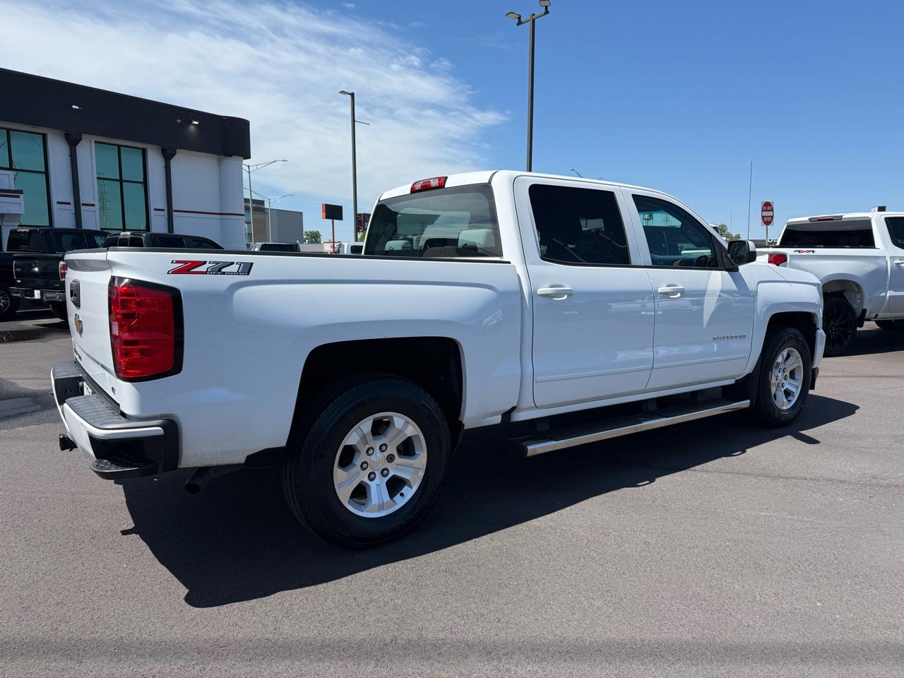 Chevrolet Silverado 1500 4WD Crew Cab 143.5" LT w/2LT 2018