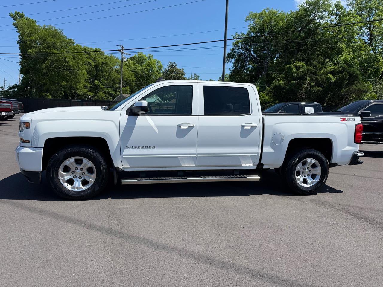Chevrolet Silverado 1500 4WD Crew Cab 143.5" LT w/2LT 2018