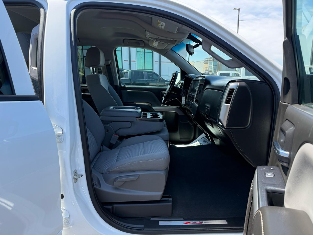 Chevrolet Silverado 1500 4WD Crew Cab 143.5" LT w/2LT 2018