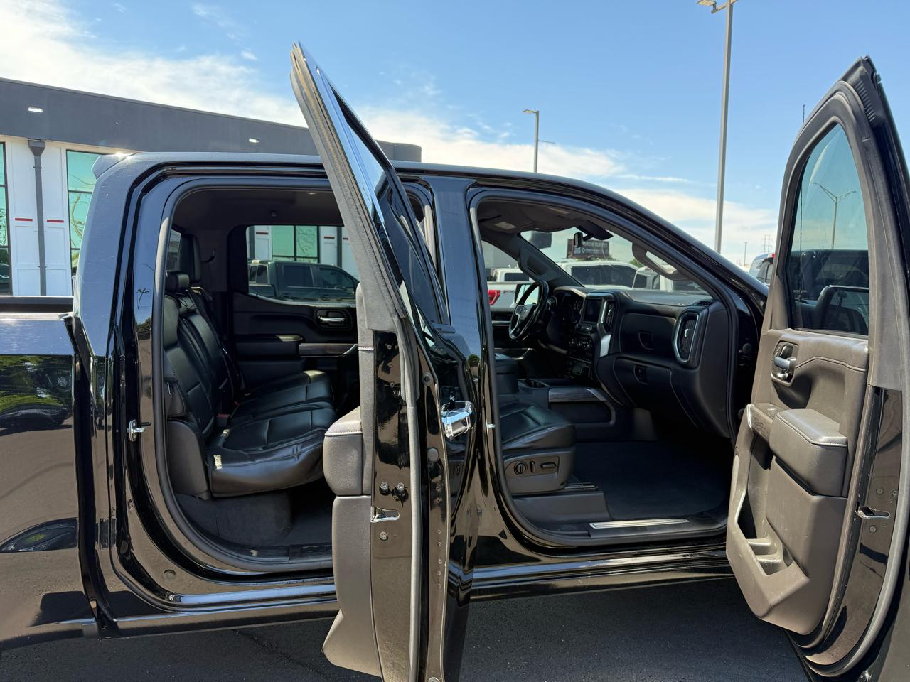 Chevrolet Silverado 1500 4WD Crew Cab 147" LTZ 2020