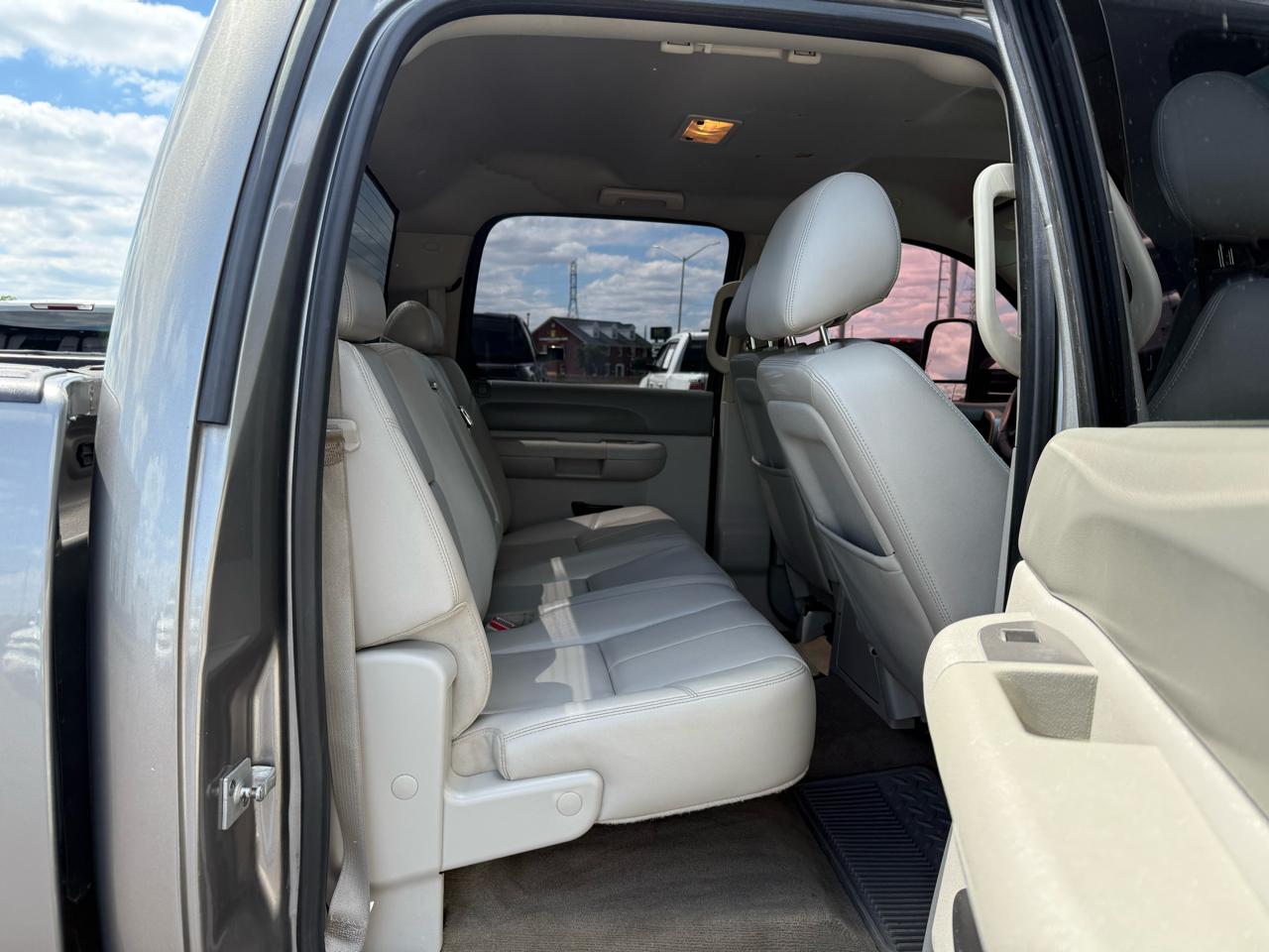 Chevrolet Silverado 2500HD 4WD Crew Cab 153.7" LT 2013