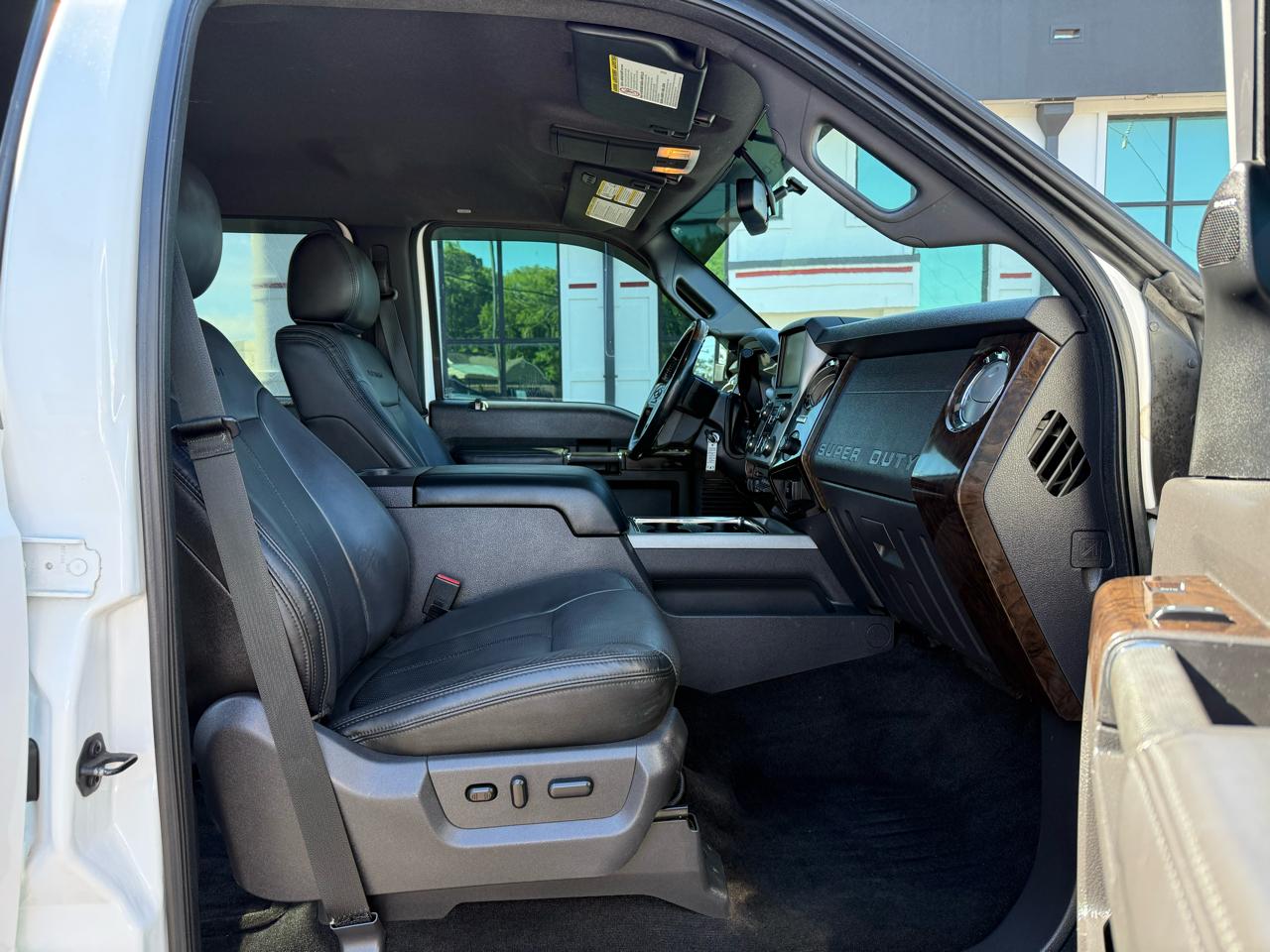 Ford Super Duty F-250 SRW Platinum 4WD Crew Cab 6.75' Box 2015