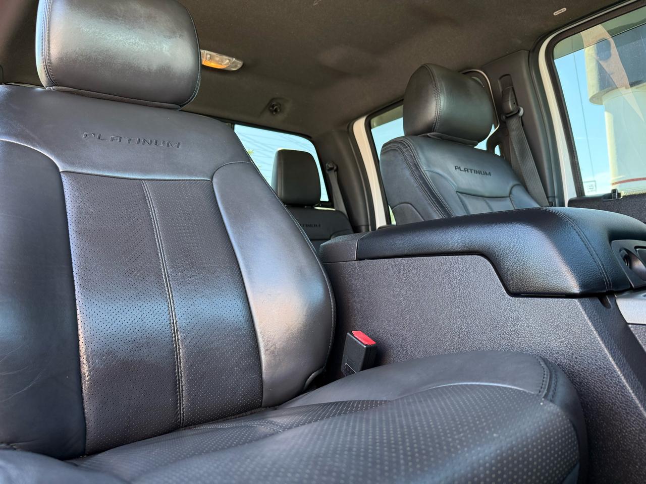 Ford Super Duty F-250 SRW Platinum 4WD Crew Cab 6.75' Box 2015