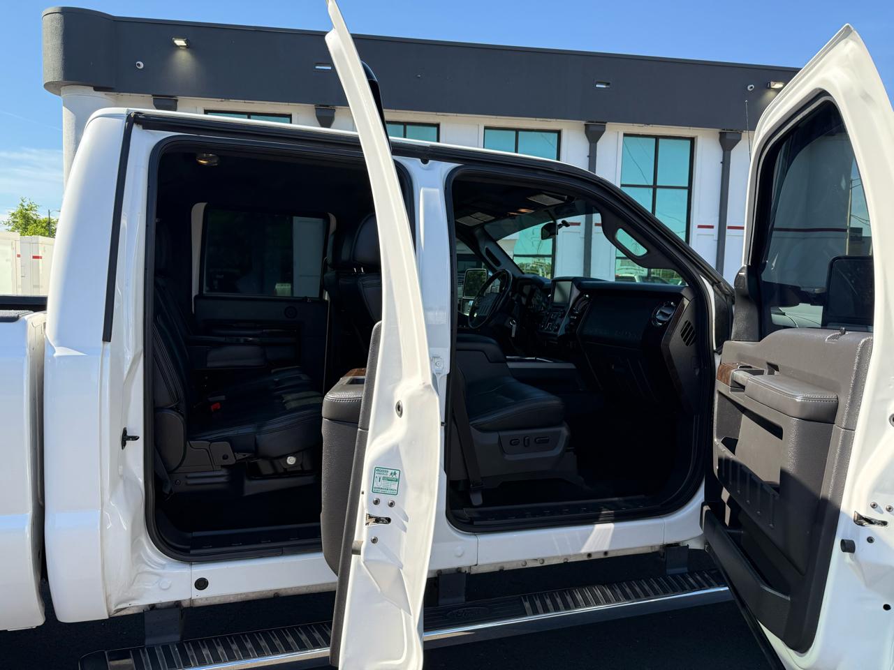 Ford Super Duty F-250 SRW Platinum 4WD Crew Cab 6.75' Box 2015