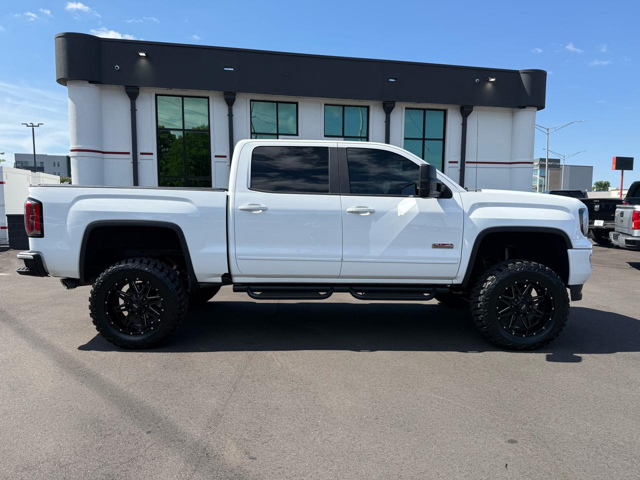 GMC Sierra 1500 4WD Crew Cab 143.5" SLT 2017