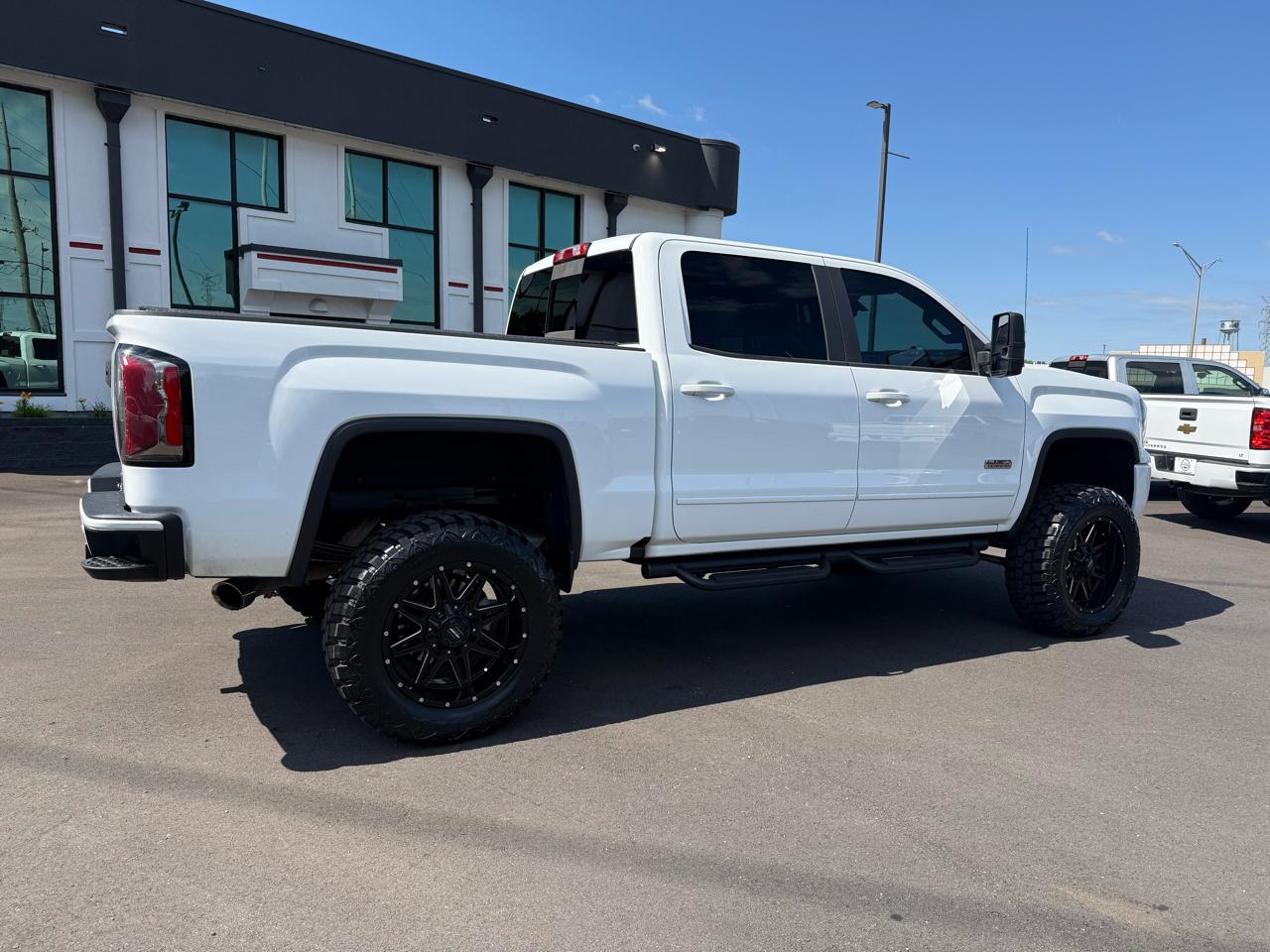 GMC Sierra 1500 4WD Crew Cab 143.5" SLT 2017