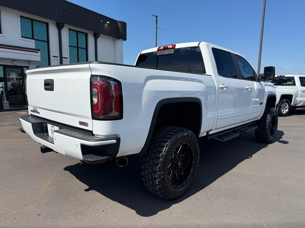 GMC Sierra 1500 4WD Crew Cab 143.5" SLT 2017