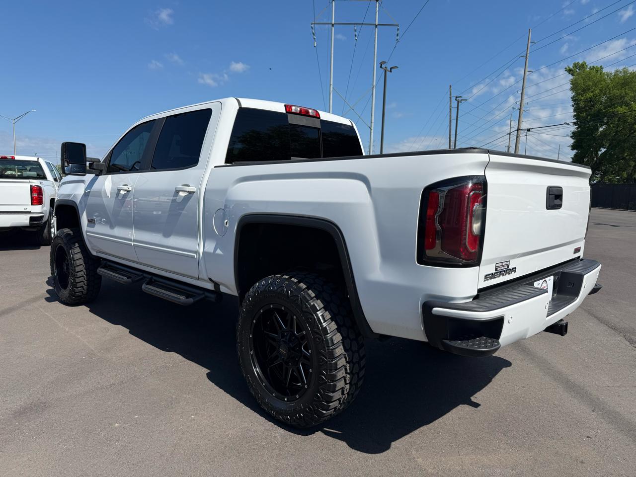 GMC Sierra 1500 4WD Crew Cab 143.5" SLT 2017