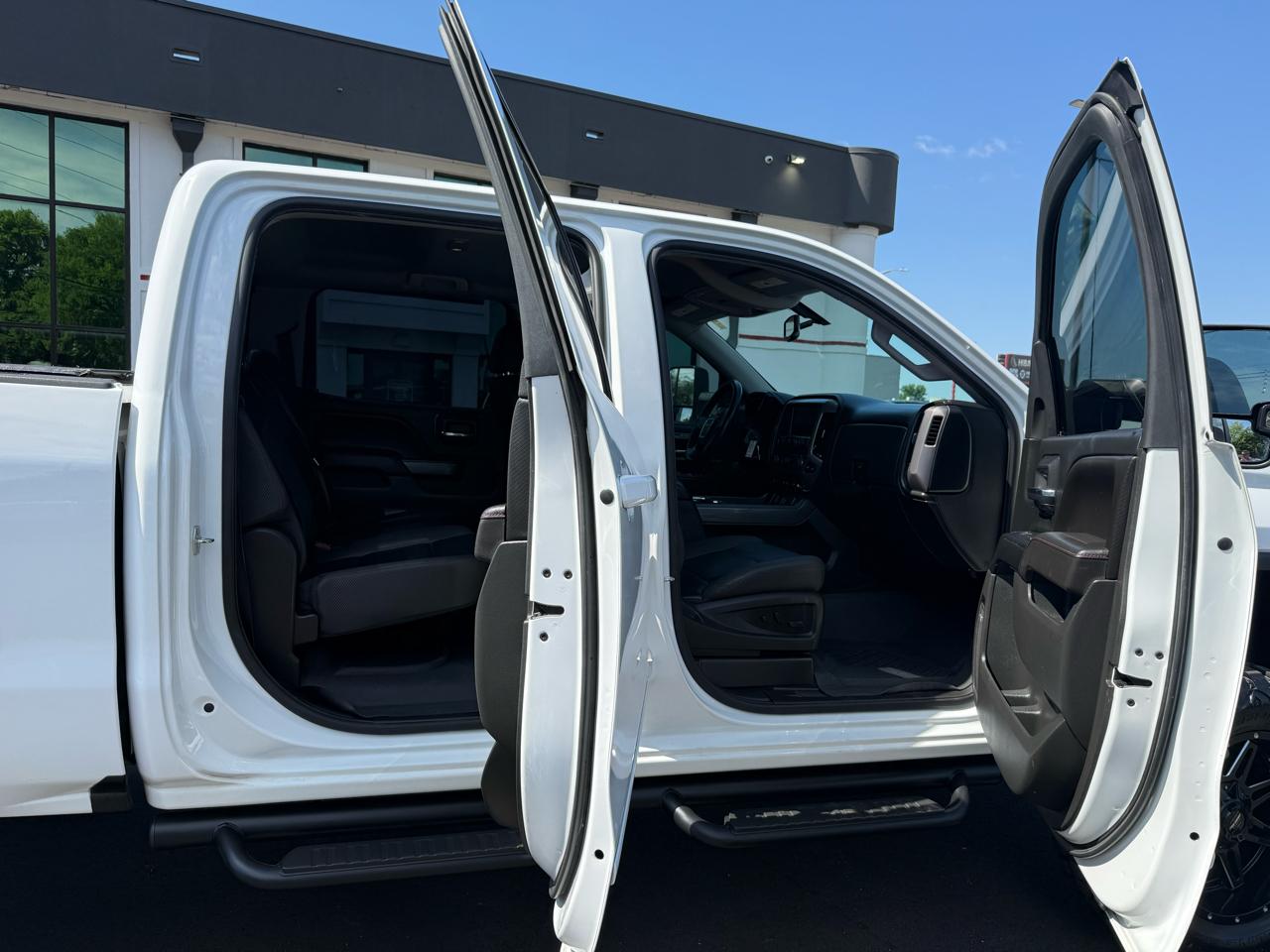 GMC Sierra 1500 4WD Crew Cab 143.5" SLT 2017