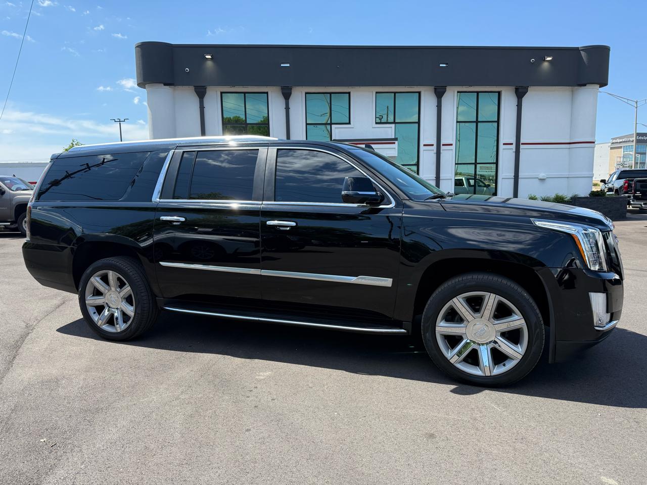 Cadillac Escalade ESV 2WD 4dr Luxury 2018