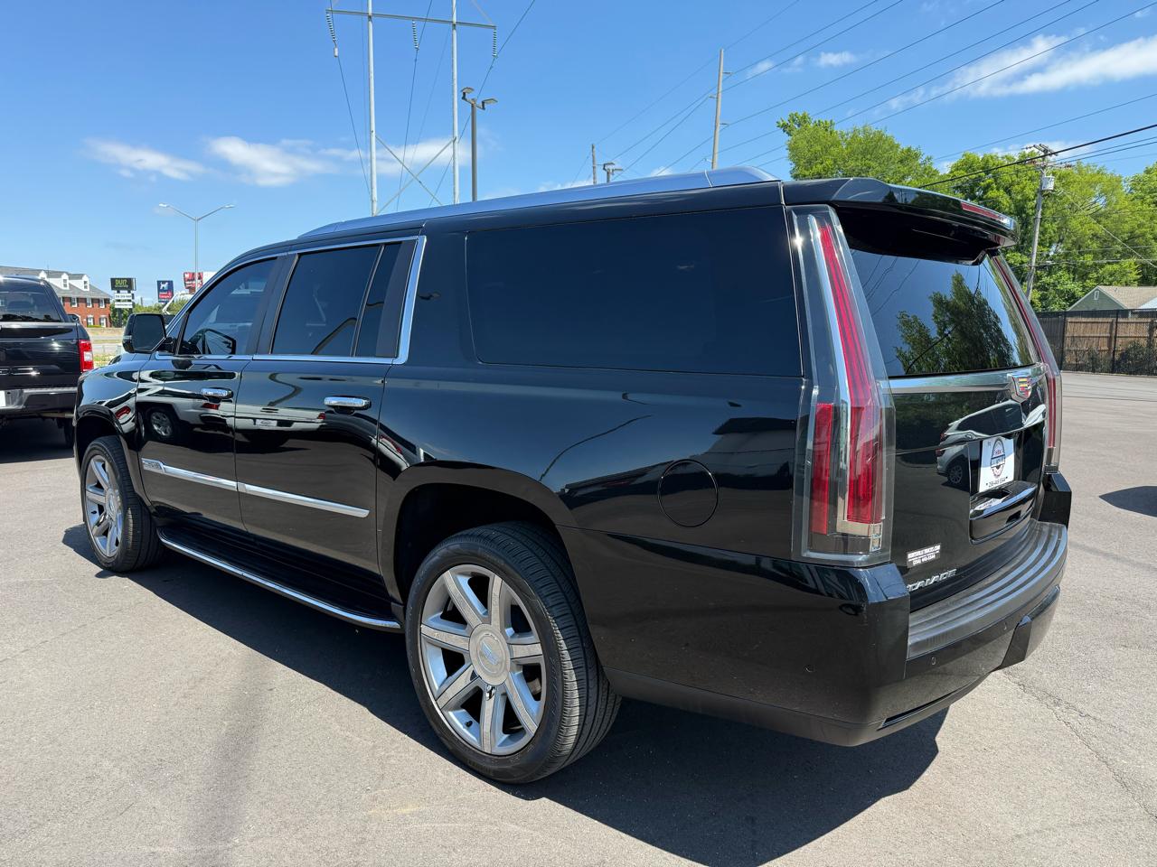 Cadillac Escalade ESV 2WD 4dr Luxury 2018