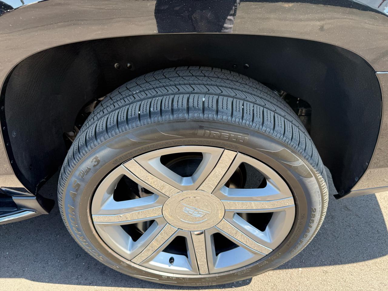 Cadillac Escalade ESV 2WD 4dr Luxury 2018