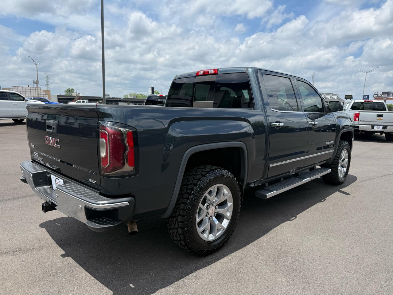 GMC Sierra 1500 4WD Crew Cab 143.5" SLT 2018