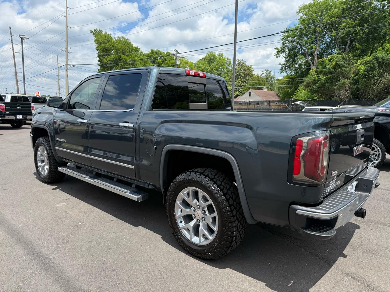 GMC Sierra 1500 4WD Crew Cab 143.5" SLT 2018