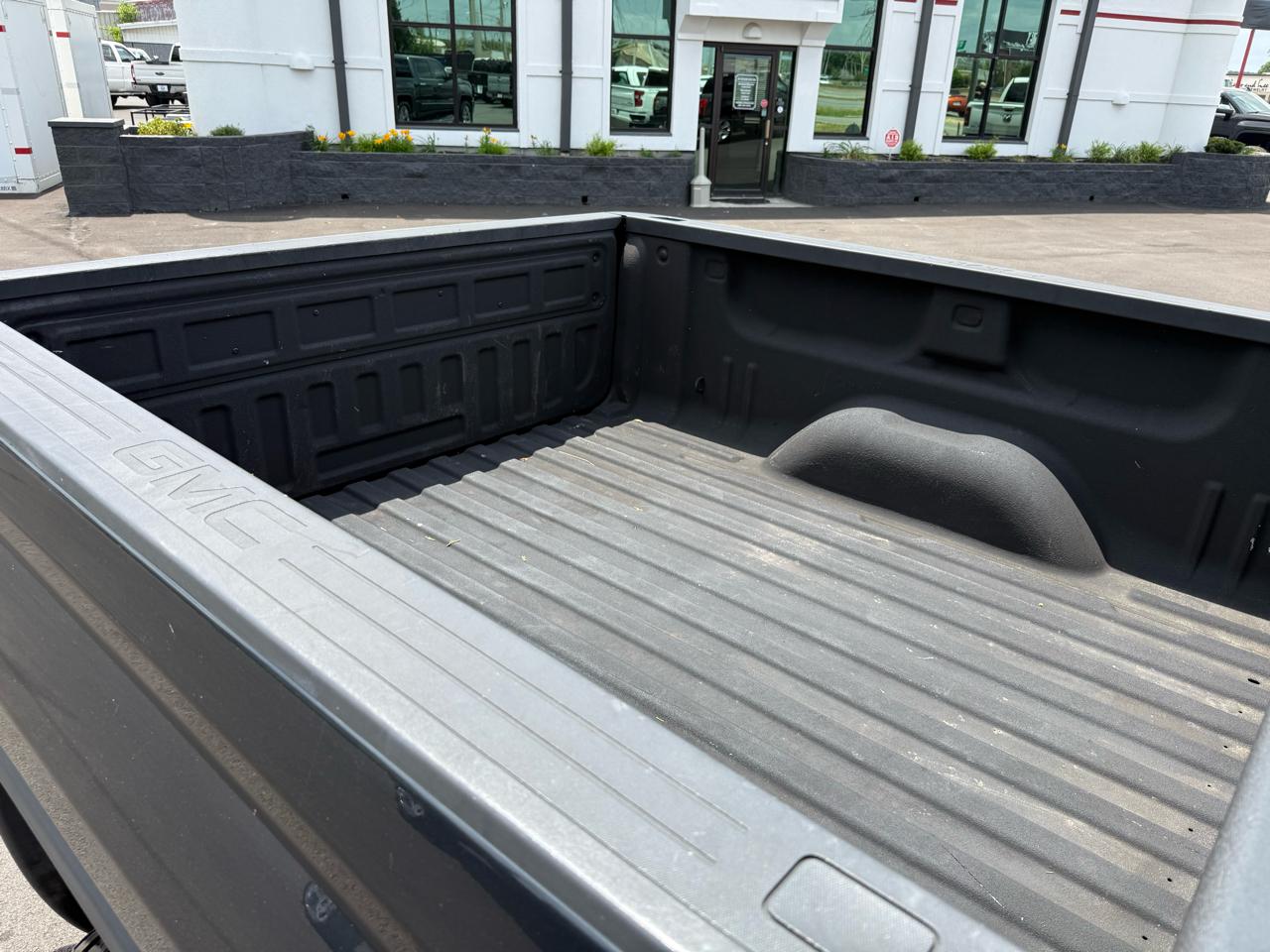 GMC Sierra 1500 4WD Crew Cab 143.5" SLT 2018