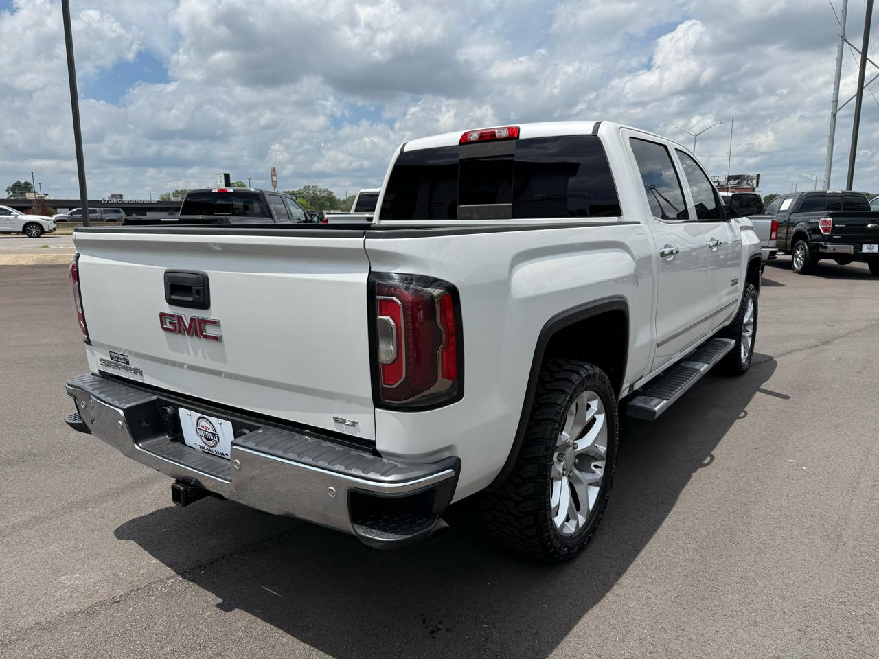 GMC Sierra 1500 4WD Crew Cab 143.5" SLT 2017
