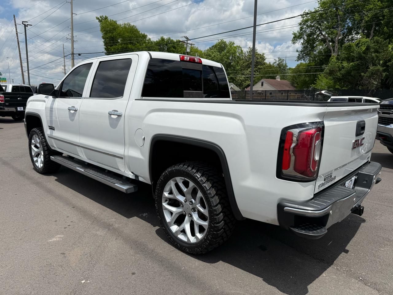 GMC Sierra 1500 4WD Crew Cab 143.5" SLT 2017