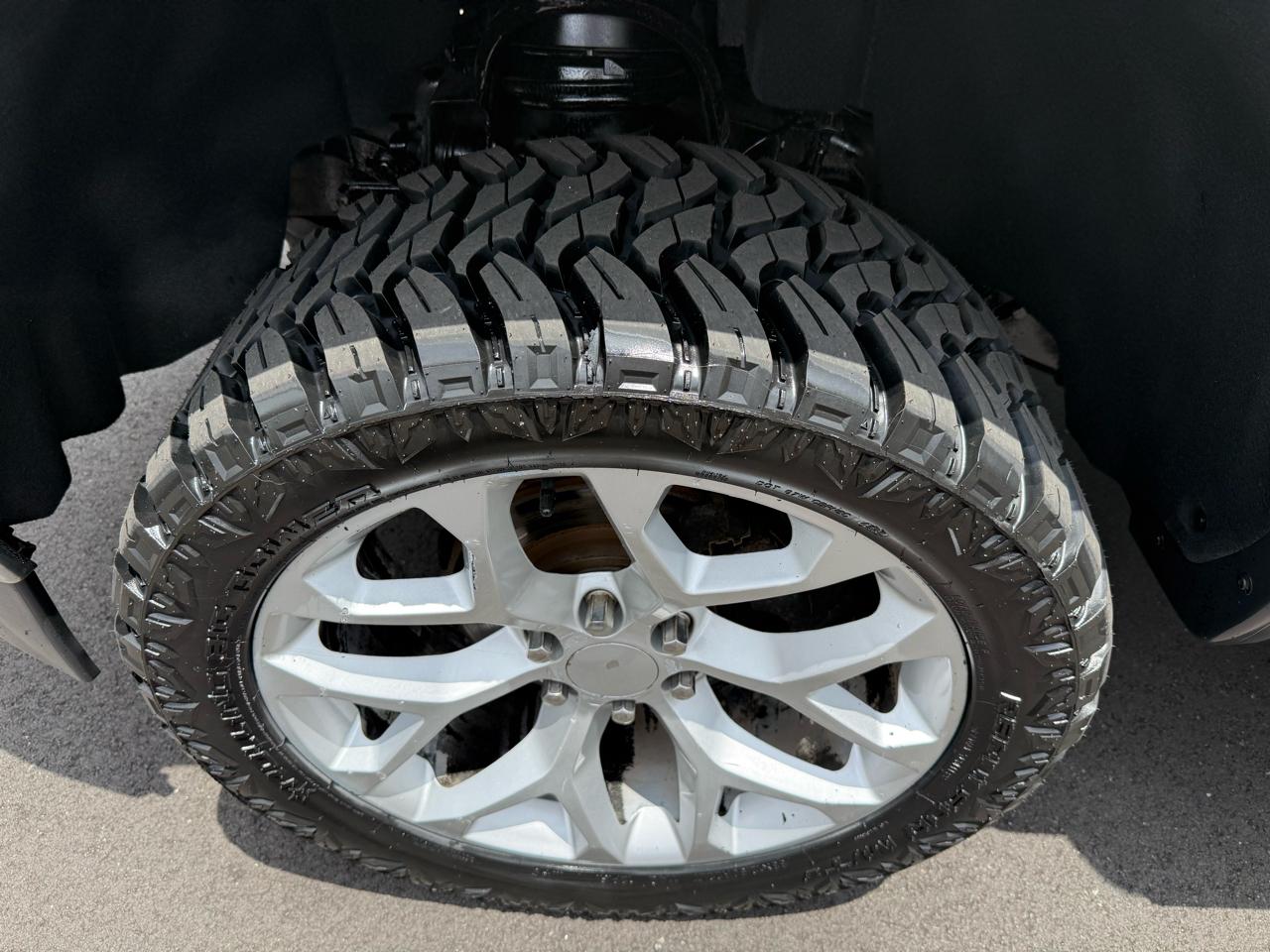 GMC Sierra 1500 4WD Crew Cab 143.5" SLT 2017