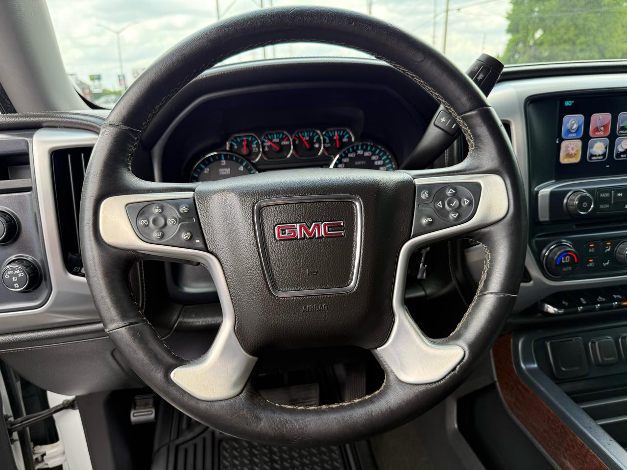 GMC Sierra 1500 4WD Crew Cab 143.5" SLT 2017