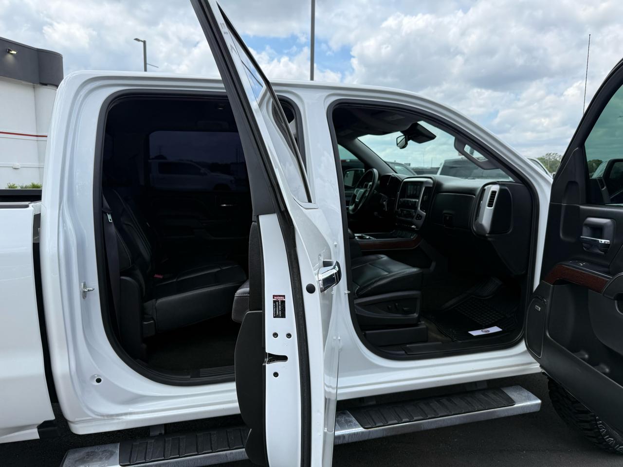 GMC Sierra 1500 4WD Crew Cab 143.5" SLT 2017