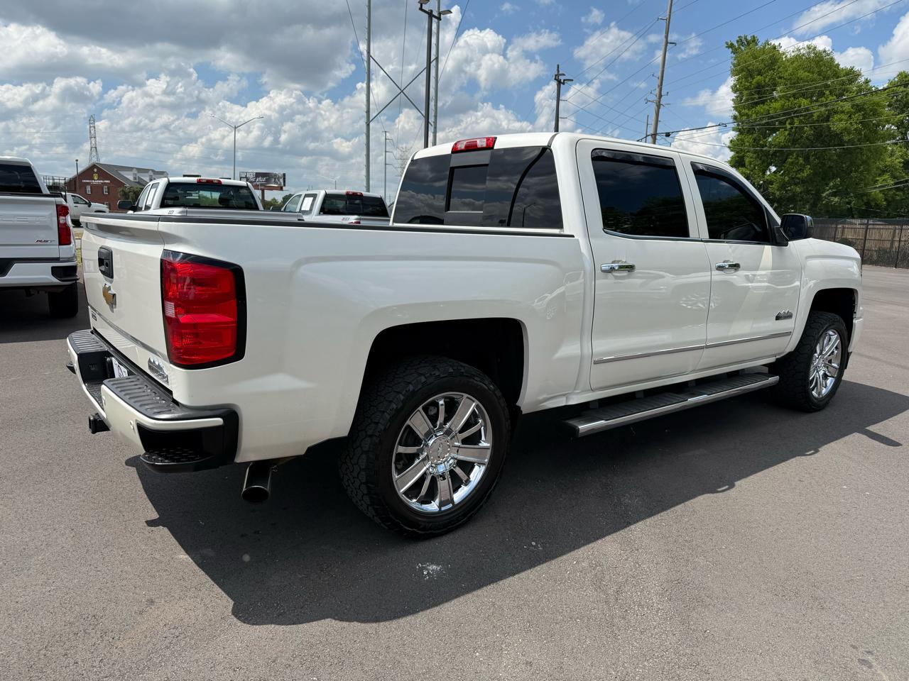 Chevrolet Silverado 1500 4WD Crew Cab 143.5" High Country 2015