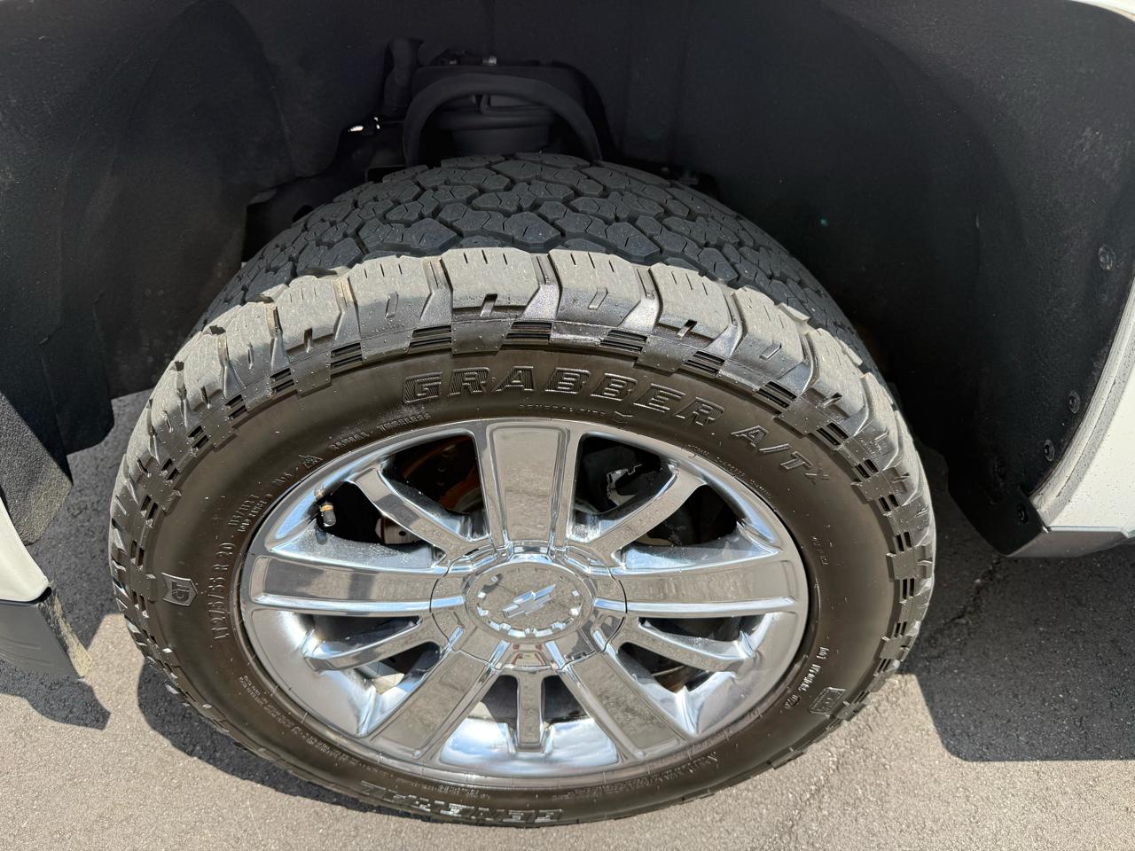 Chevrolet Silverado 1500 4WD Crew Cab 143.5" High Country 2015
