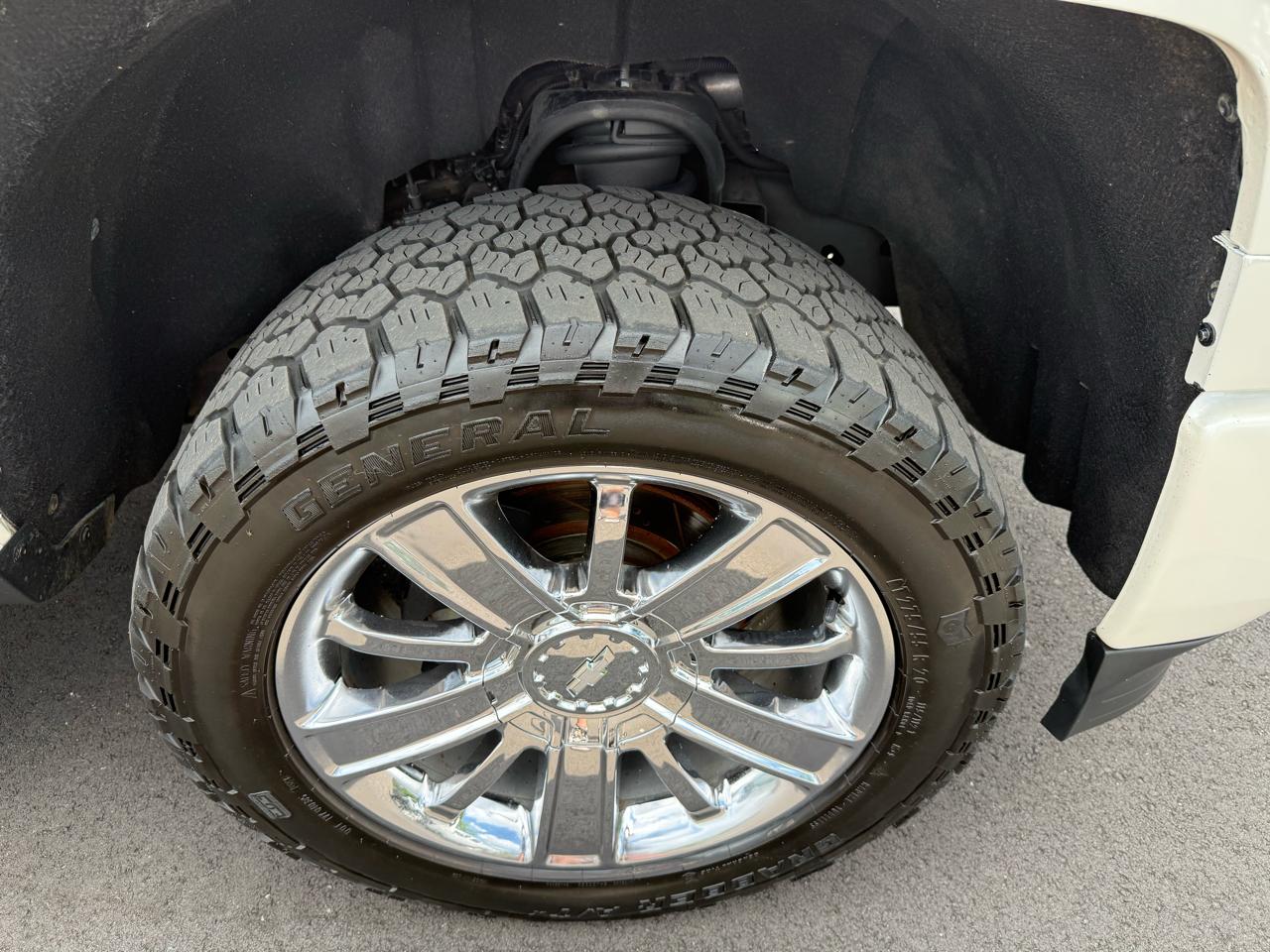 Chevrolet Silverado 1500 4WD Crew Cab 143.5" High Country 2015