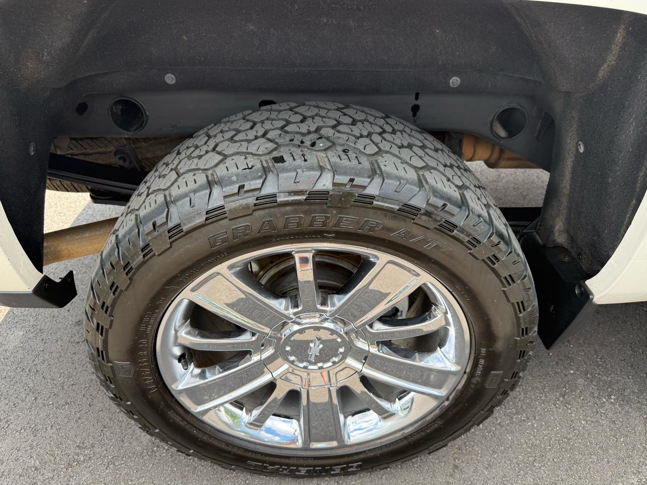 Chevrolet Silverado 1500 4WD Crew Cab 143.5" High Country 2015