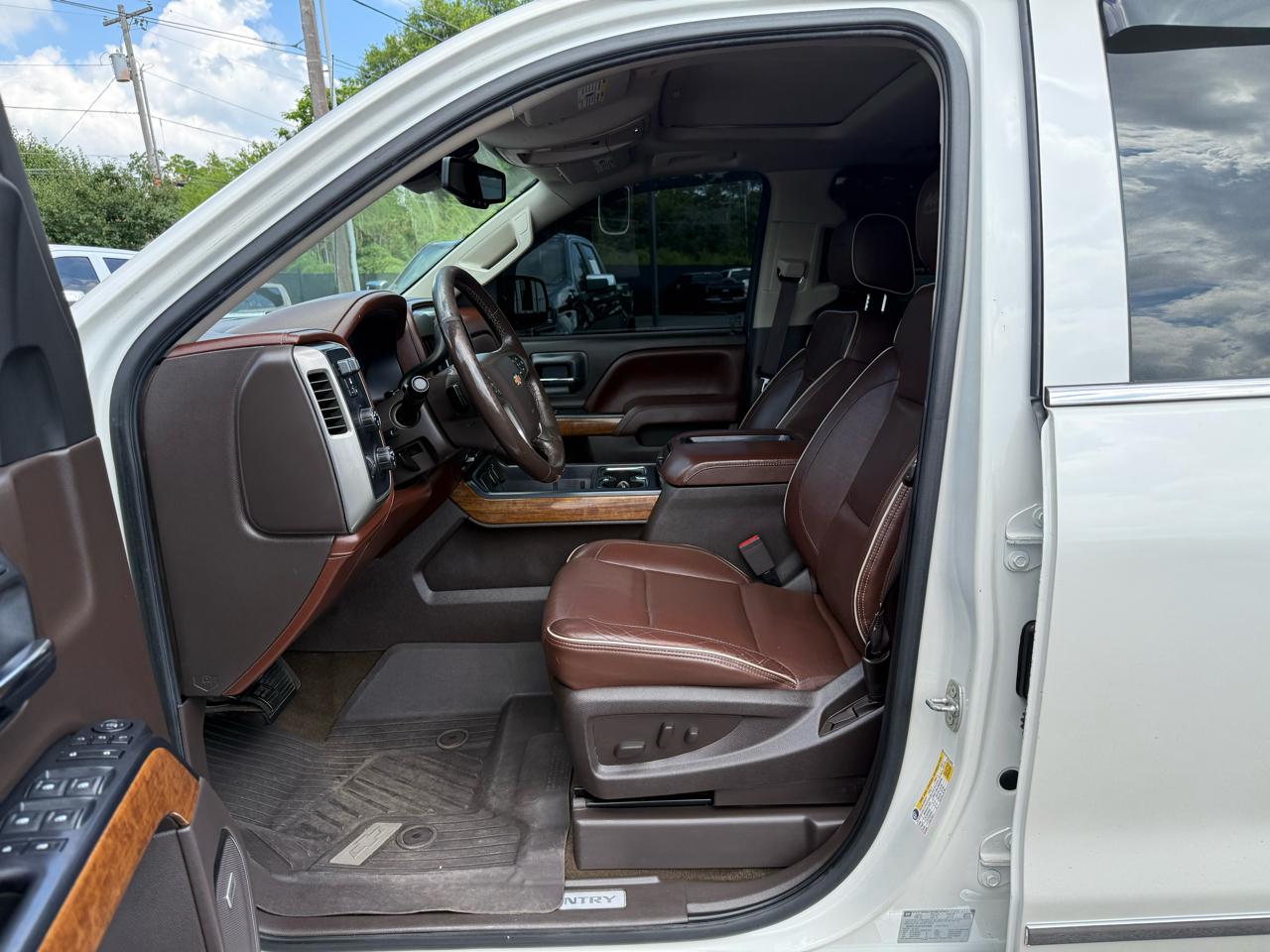 Chevrolet Silverado 1500 4WD Crew Cab 143.5" High Country 2015