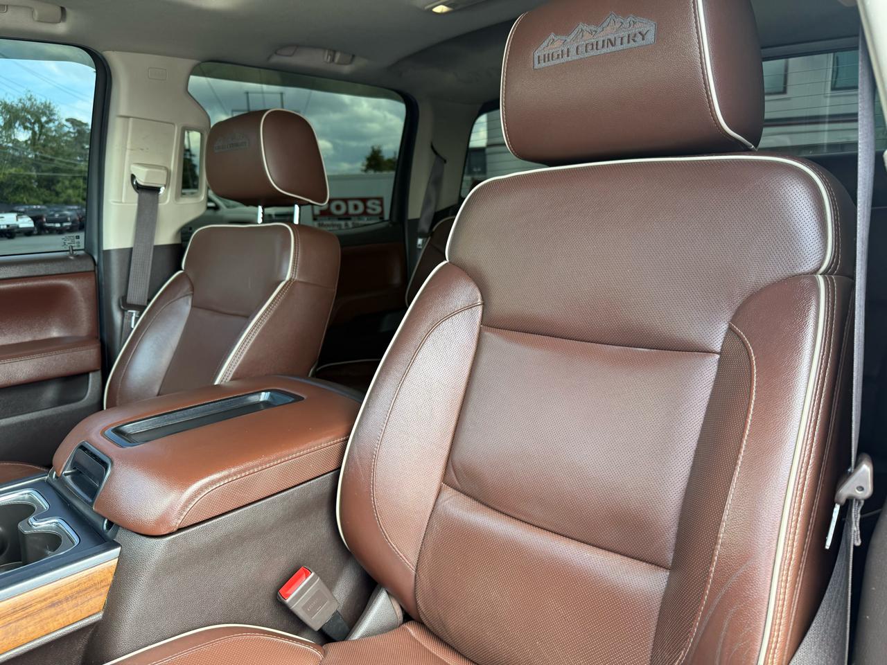 Chevrolet Silverado 1500 4WD Crew Cab 143.5" High Country 2015