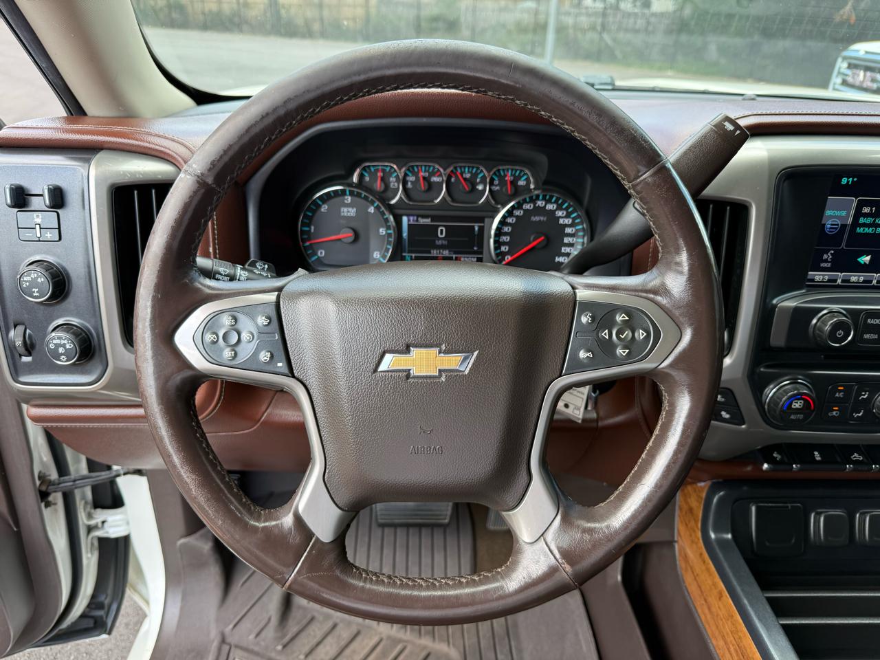 Chevrolet Silverado 1500 4WD Crew Cab 143.5" High Country 2015