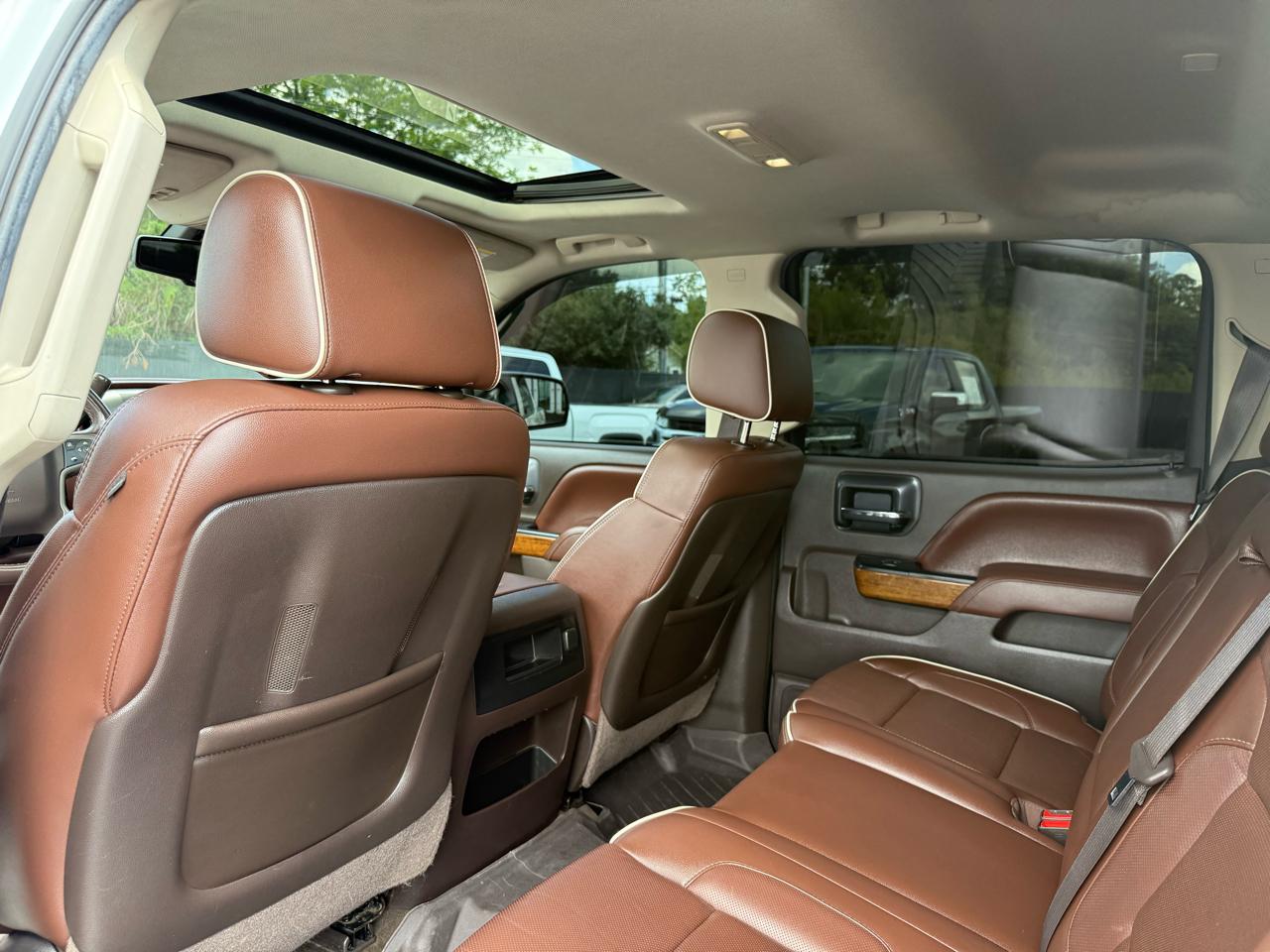 Chevrolet Silverado 1500 4WD Crew Cab 143.5" High Country 2015