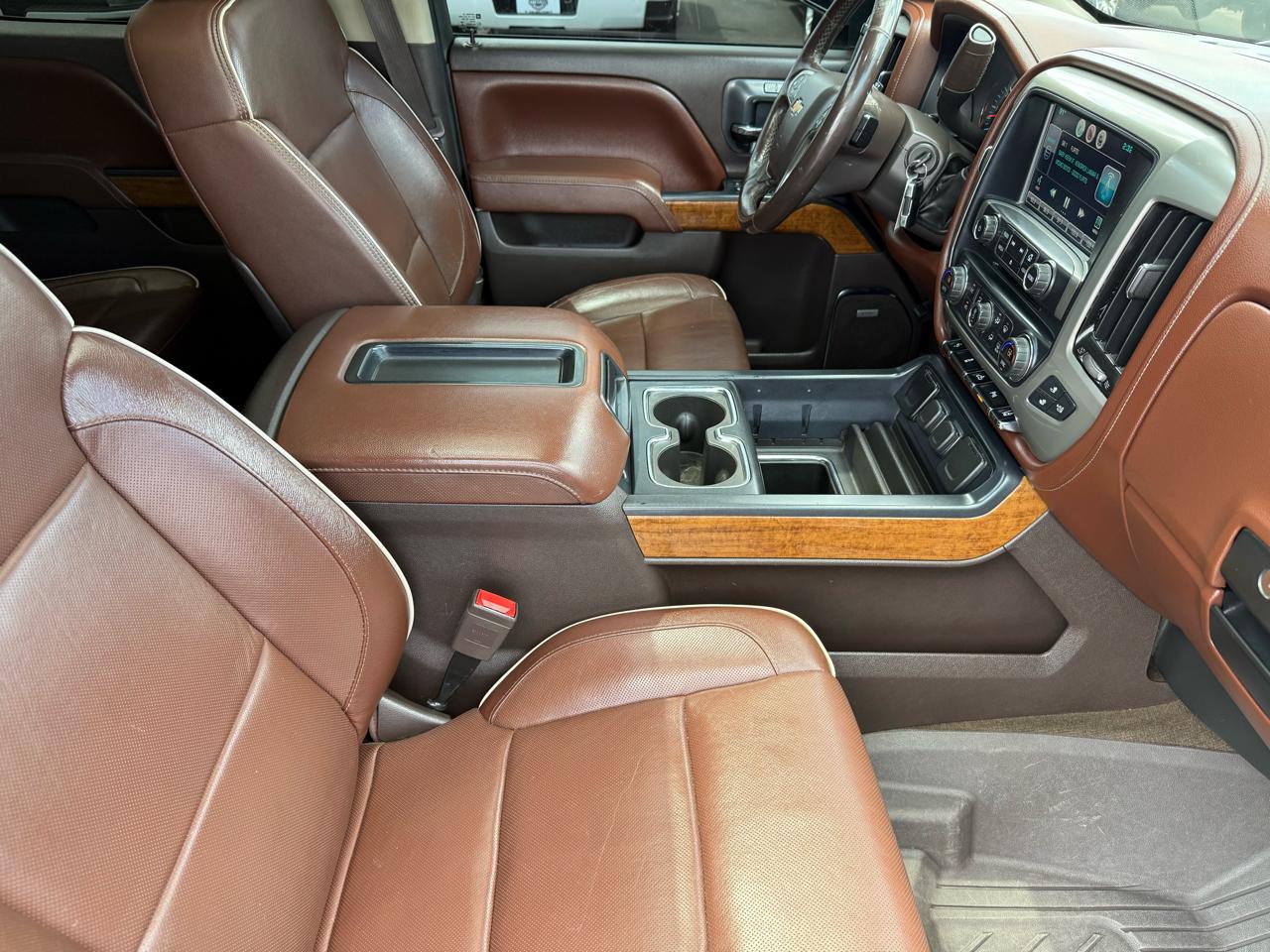 Chevrolet Silverado 1500 4WD Crew Cab 143.5" High Country 2015