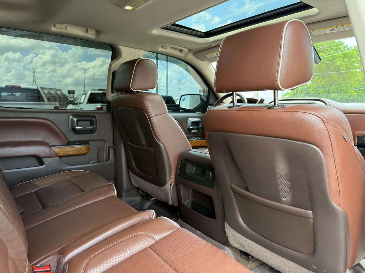 Chevrolet Silverado 1500 4WD Crew Cab 143.5" High Country 2015
