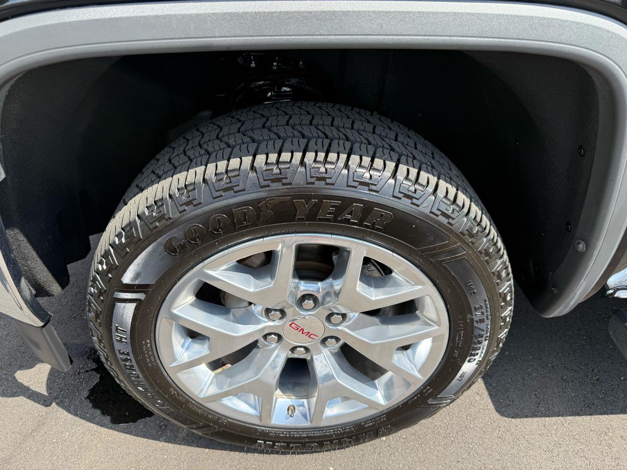 GMC Sierra 1500 4WD Crew Cab 143.5" SLT 2015