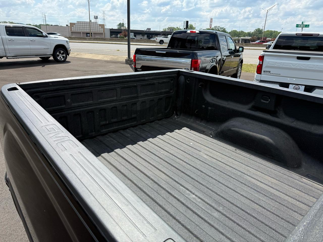 GMC Sierra 1500 4WD Crew Cab 143.5" SLT 2015