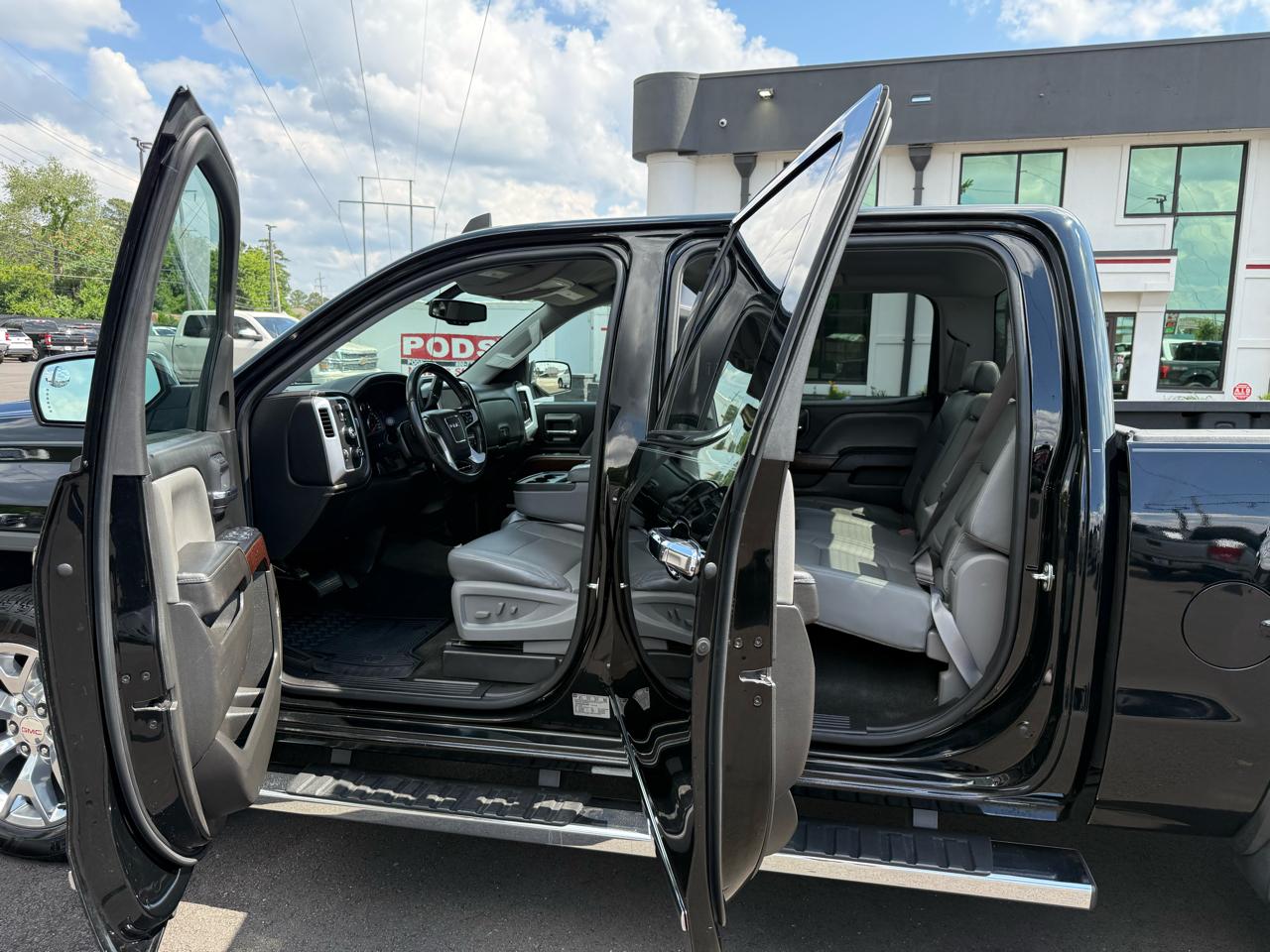 GMC Sierra 1500 4WD Crew Cab 143.5" SLT 2015