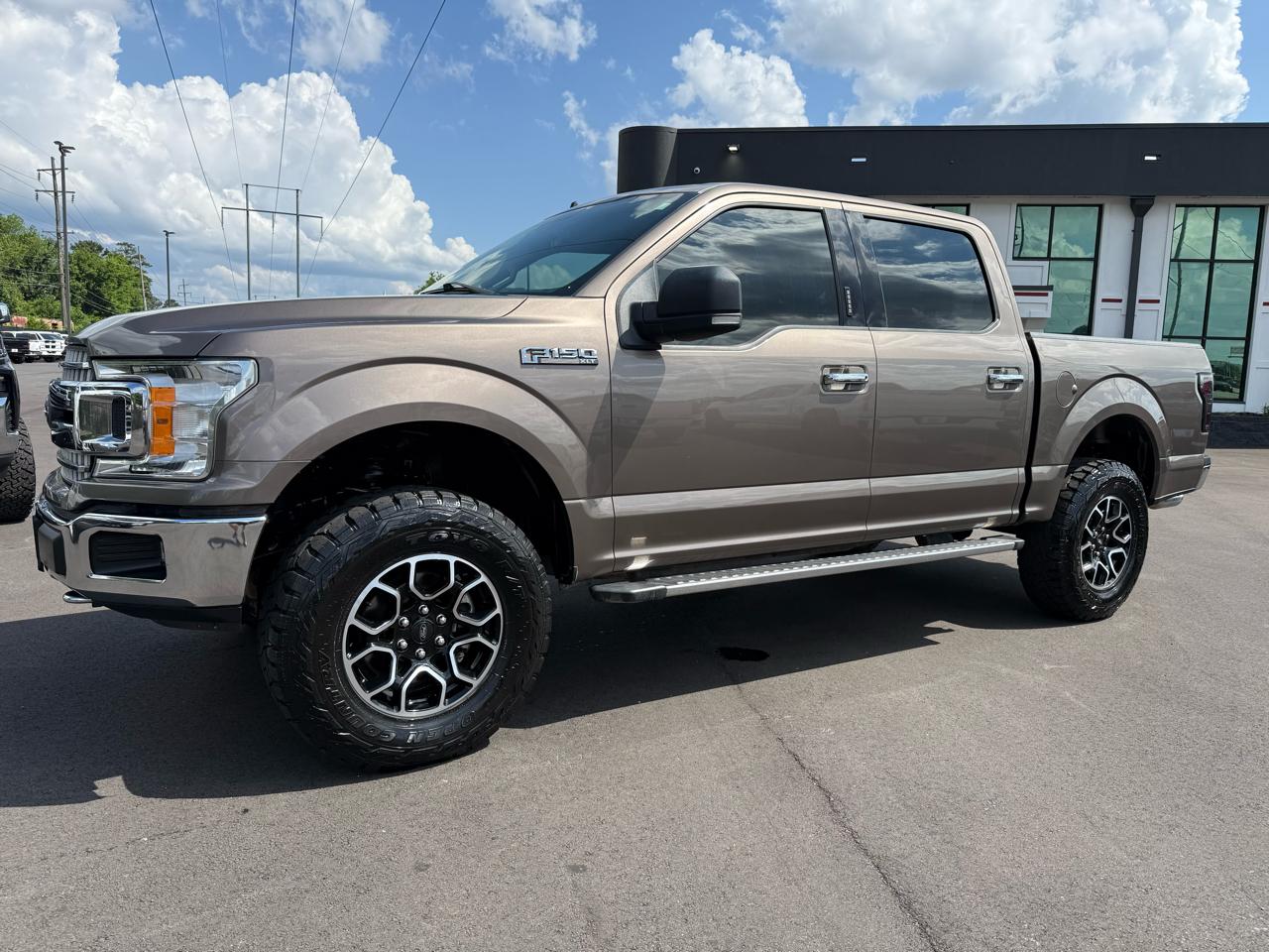 Ford F-150 4WD SuperCrew 139" XLT 2020