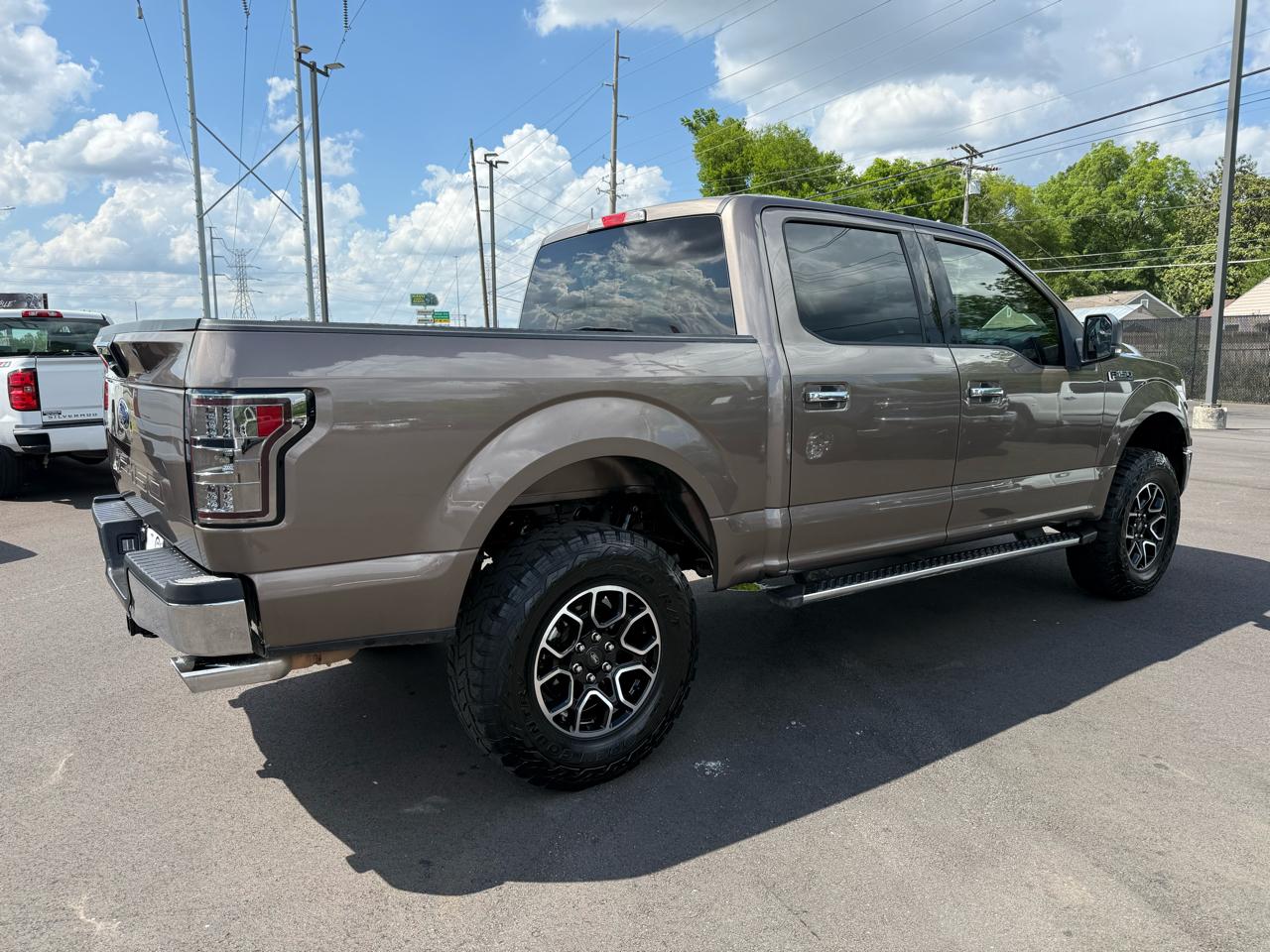 Ford F-150 4WD SuperCrew 139" XLT 2020