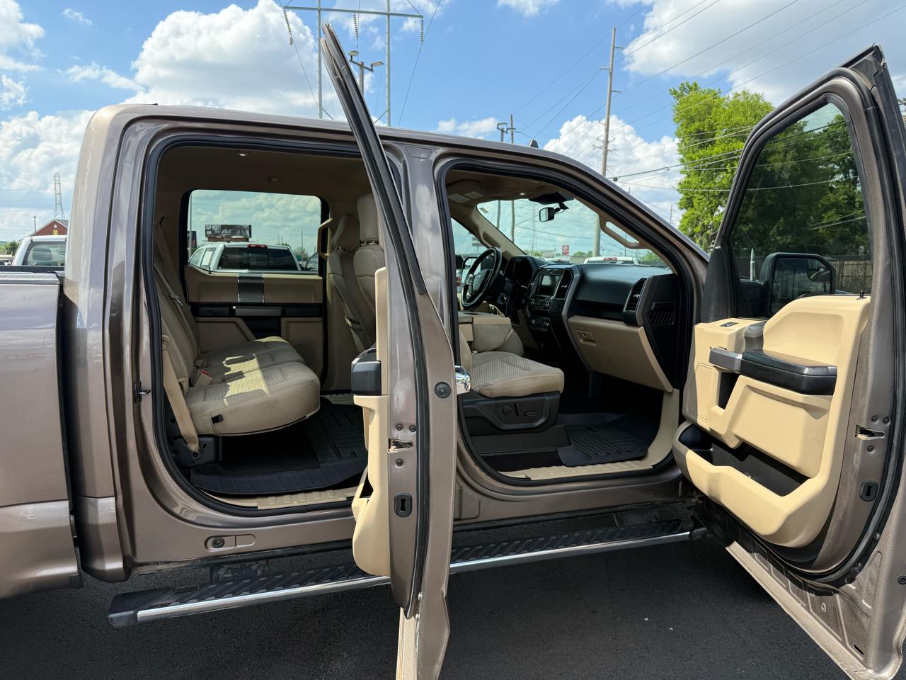 Ford F-150 4WD SuperCrew 139" XLT 2020