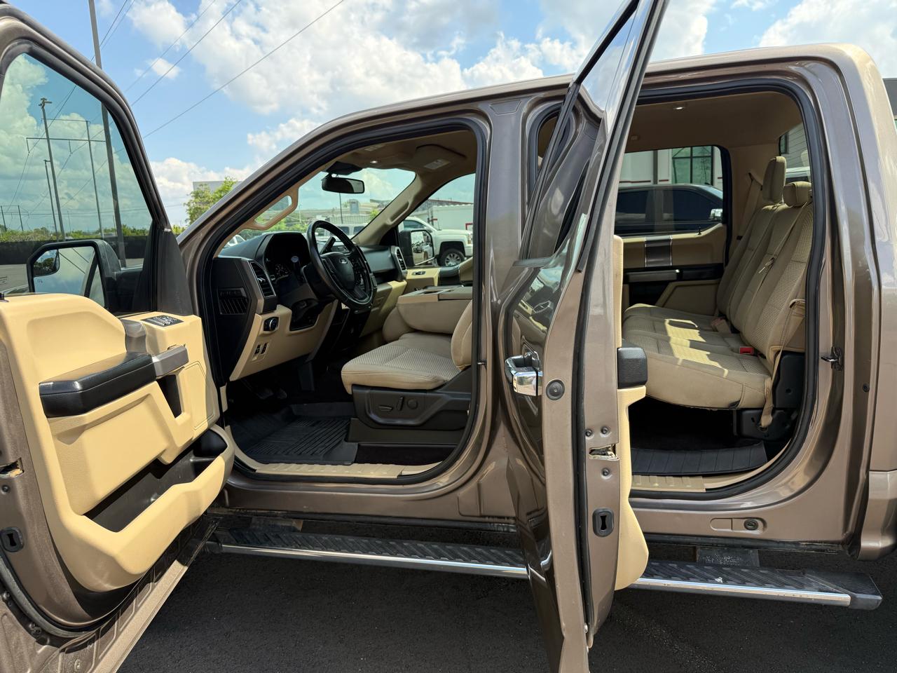 Ford F-150 4WD SuperCrew 139" XLT 2020