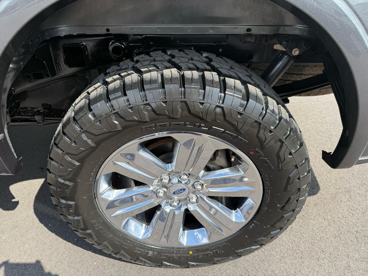 Ford F-150 4WD SuperCrew 139" Lariat 2018