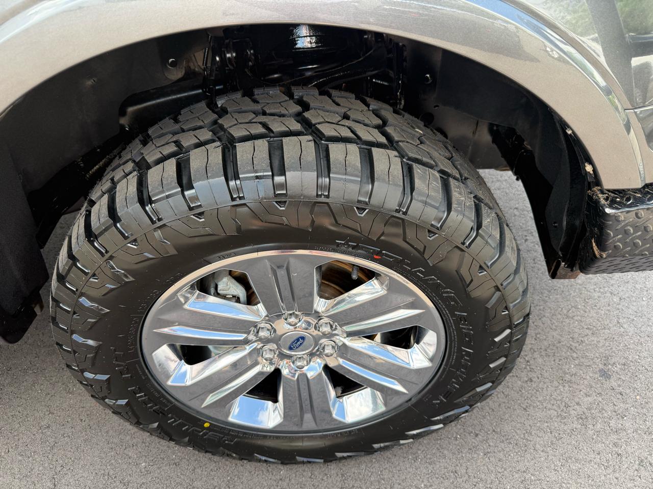 Ford F-150 4WD SuperCrew 139" Lariat 2018