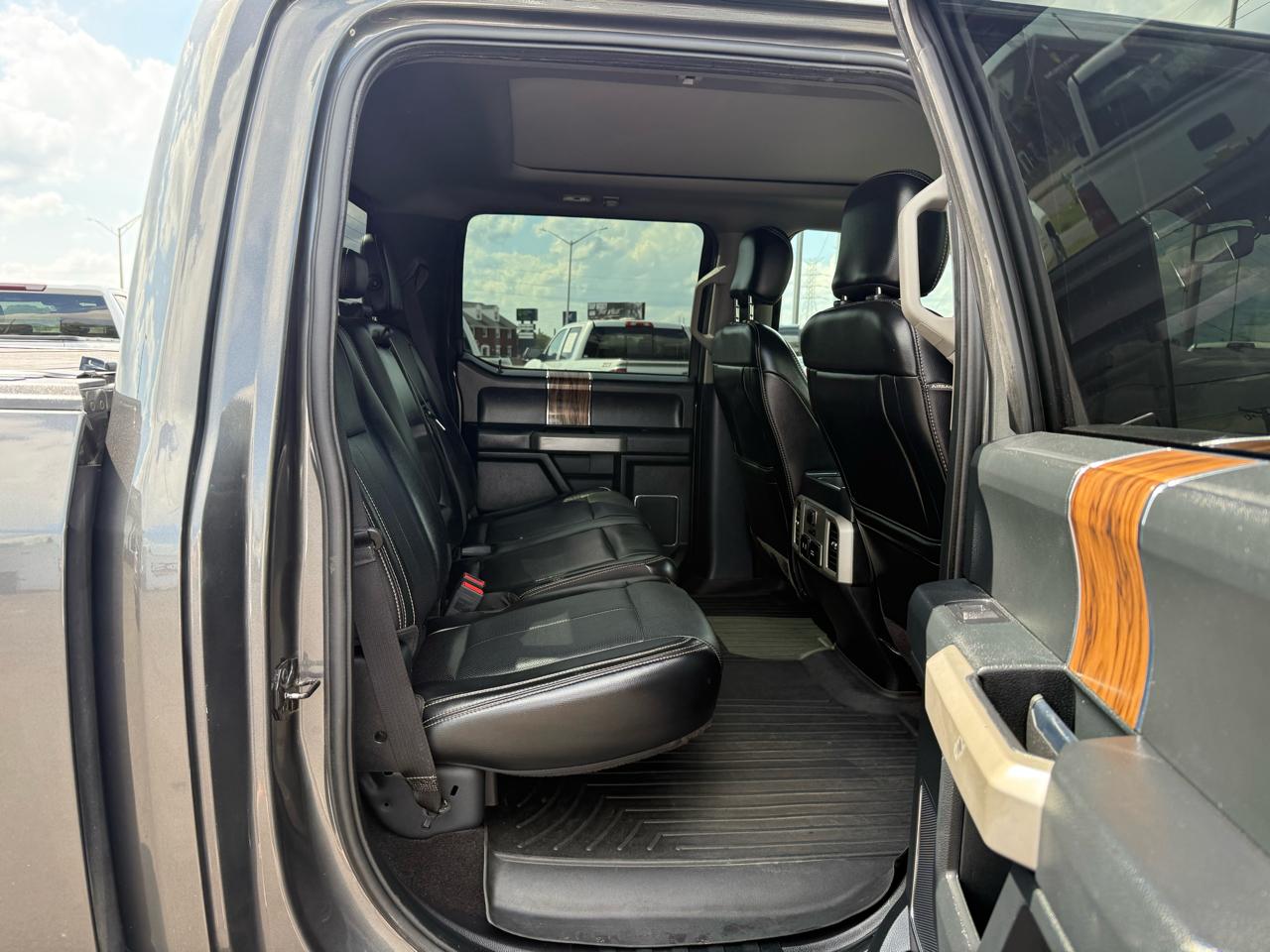 Ford F-150 4WD SuperCrew 139" Lariat 2018