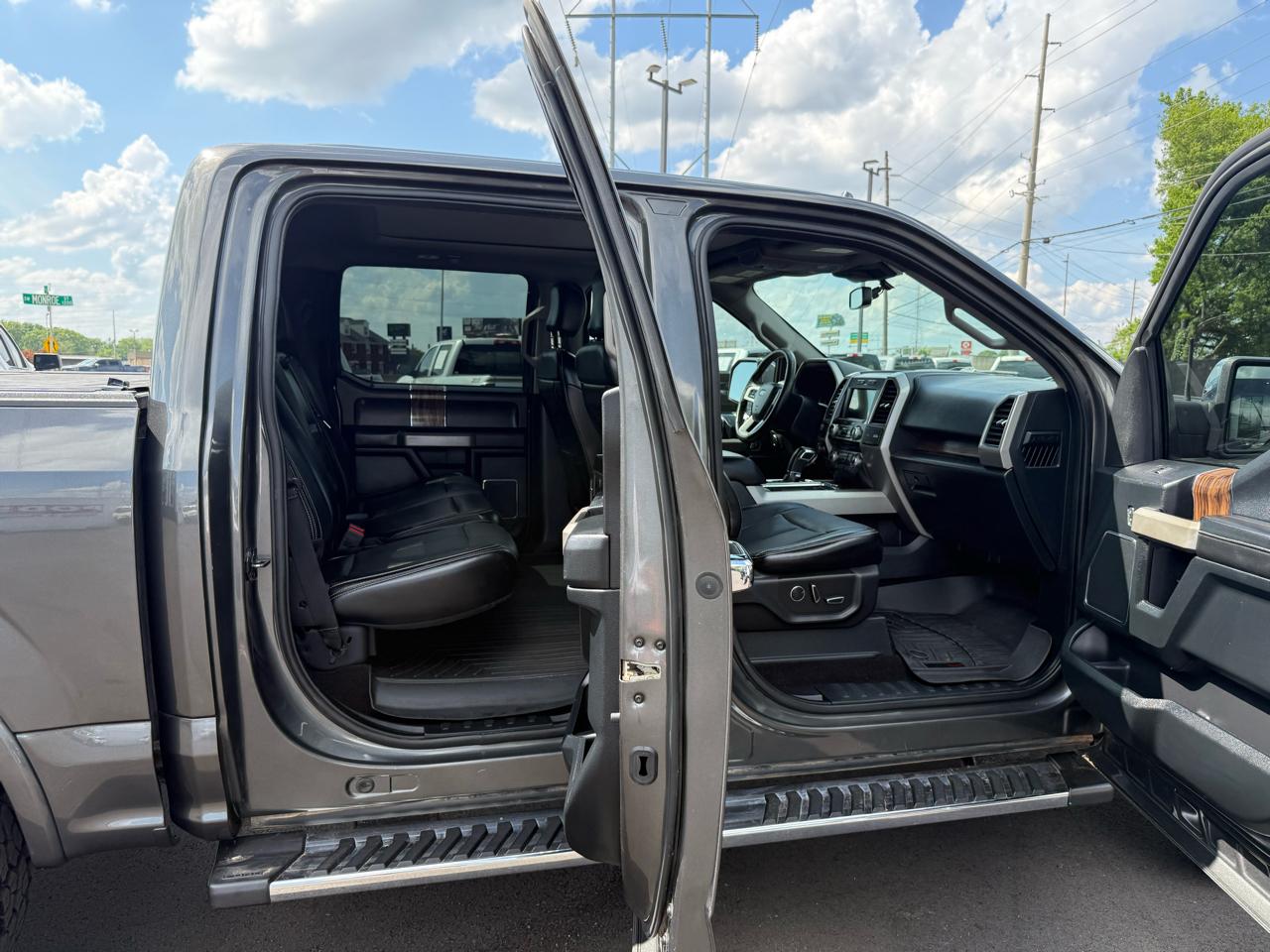 Ford F-150 4WD SuperCrew 139" Lariat 2018