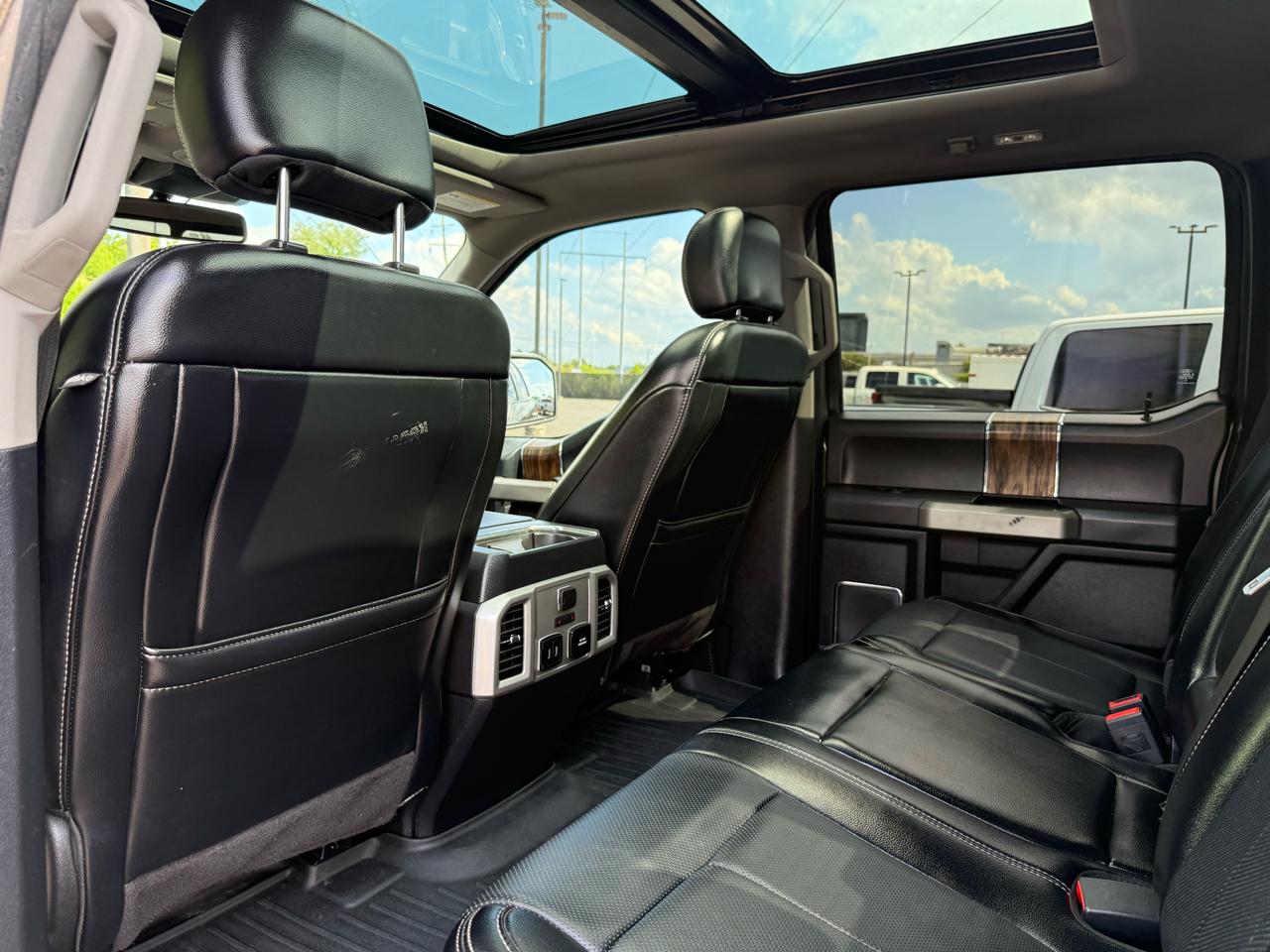 Ford F-150 4WD SuperCrew 139" Lariat 2018