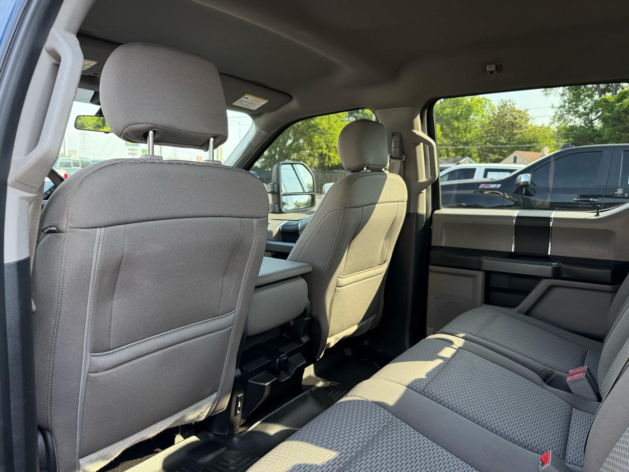 Ford F-150 4WD SuperCrew 139" XLT 2019