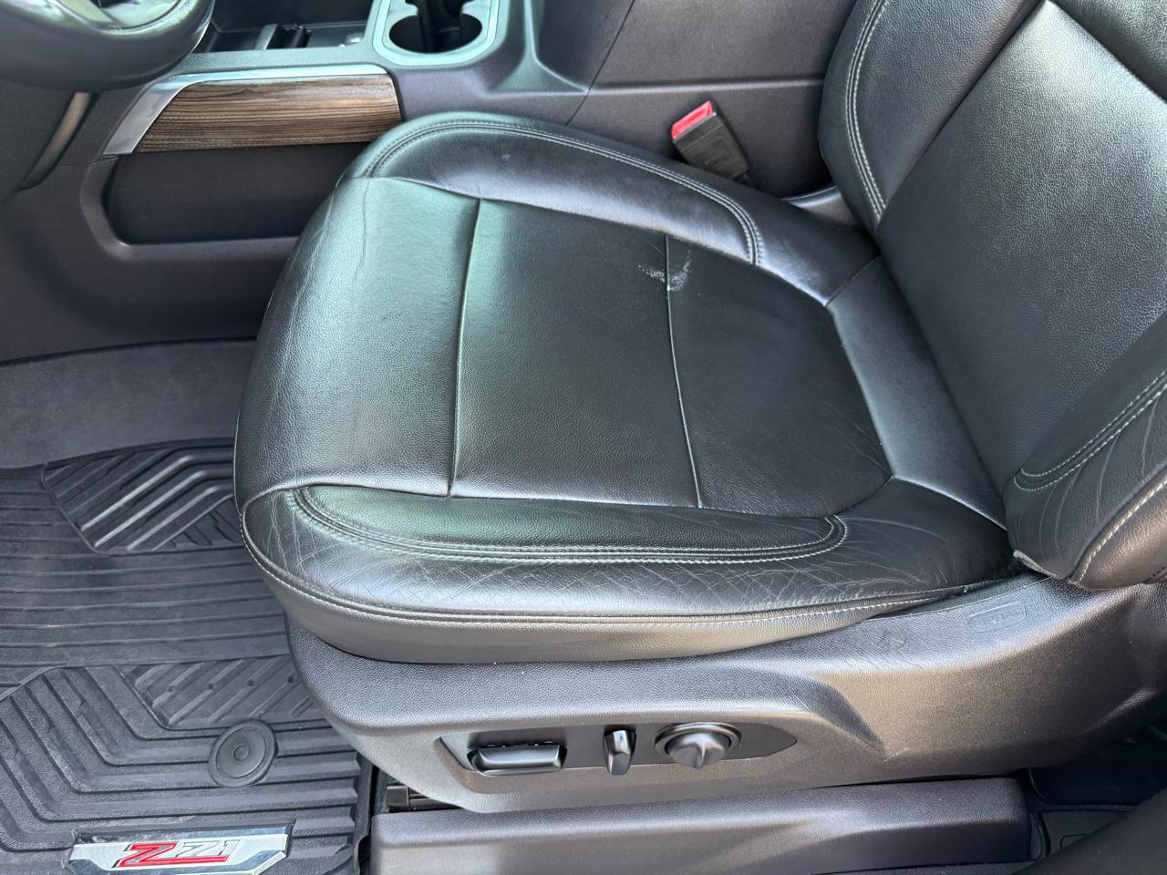 Chevrolet Silverado 1500 RST Crew Cab 4WD 2020