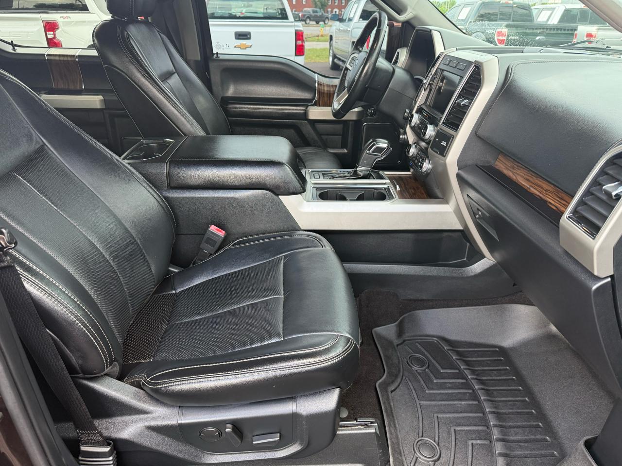 Ford F-150 4WD SuperCrew 139" Lariat 2020