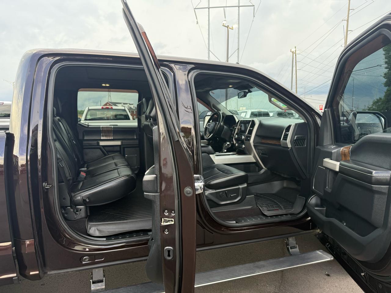 Ford F-150 4WD SuperCrew 139" Lariat 2020